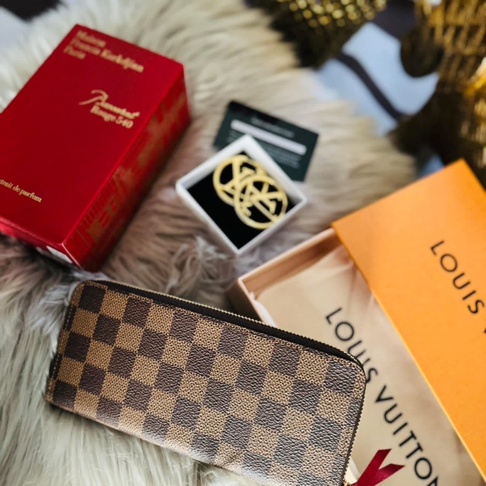 Louis Vuitton Brown Damier Zip Around Card Holder